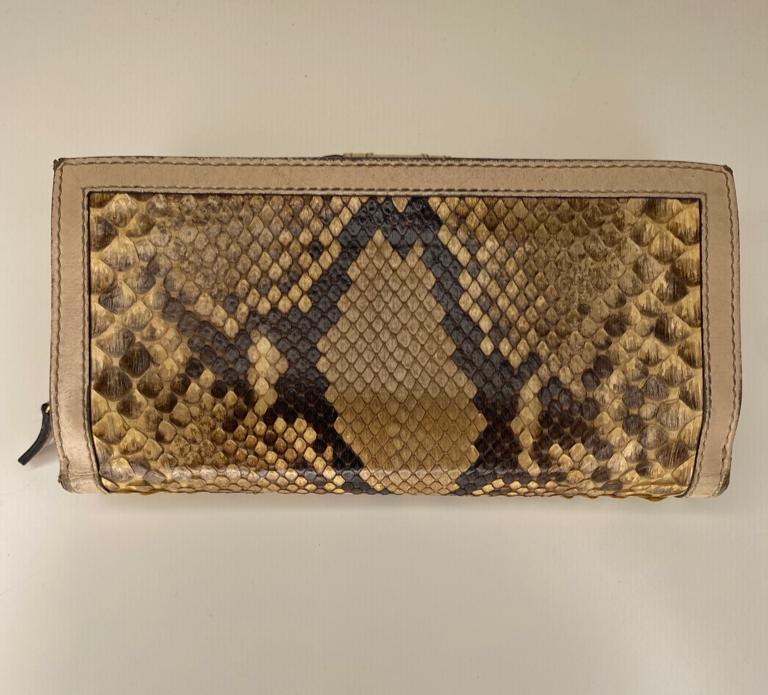 Gucci Multiwallet Python