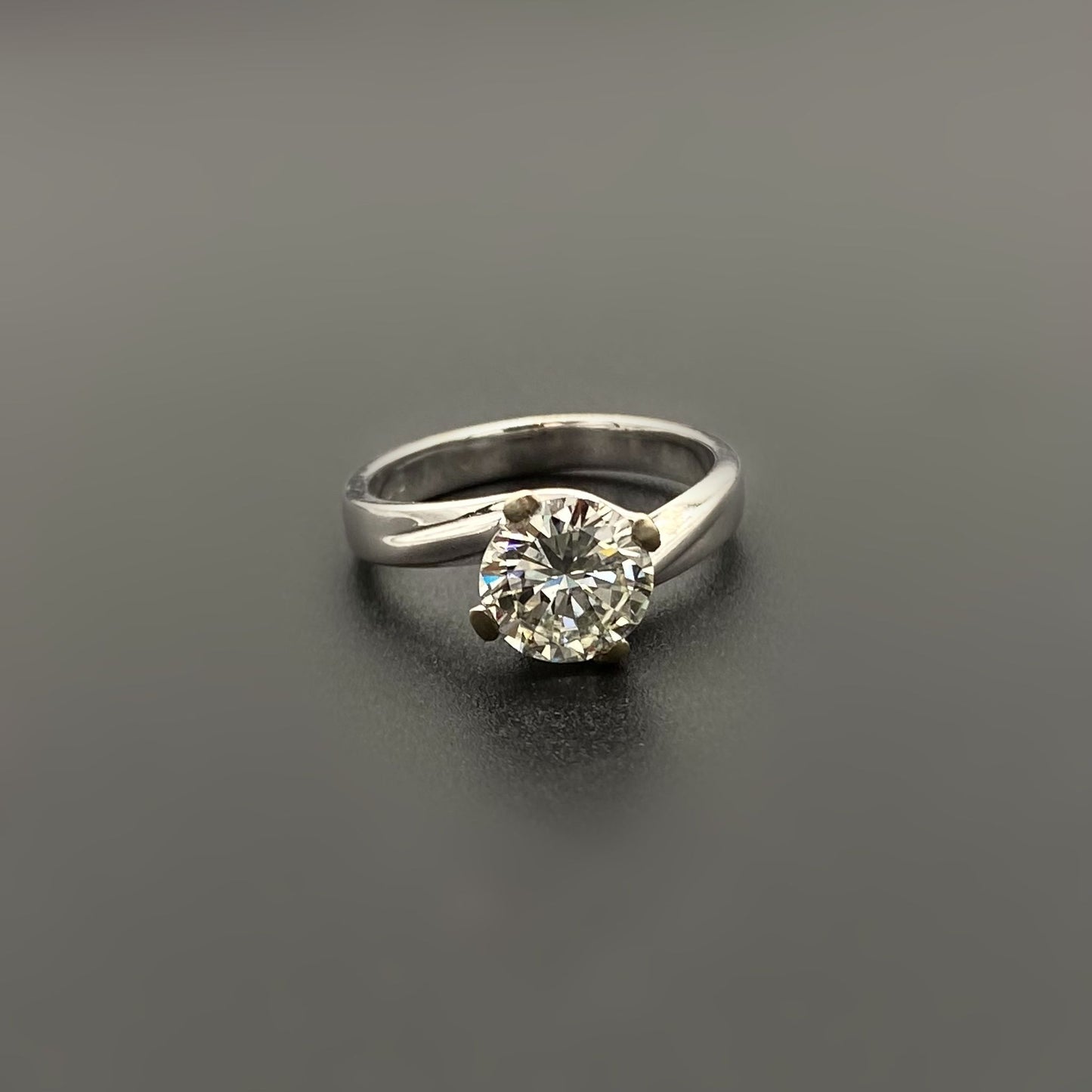 Anello solitario ct 1.80