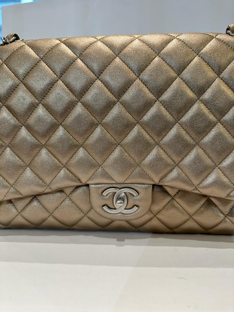 Chanel classic dorato