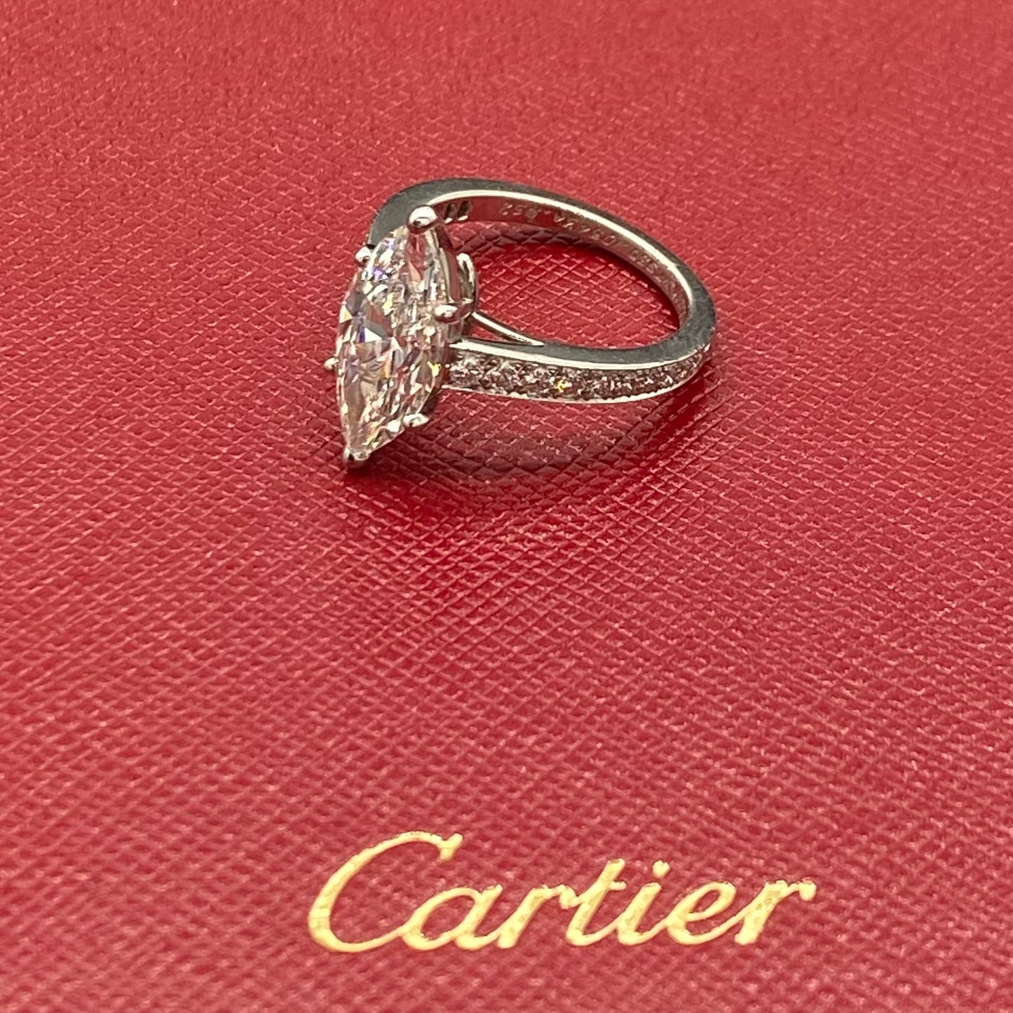 Anello Marquise firmato Cartier