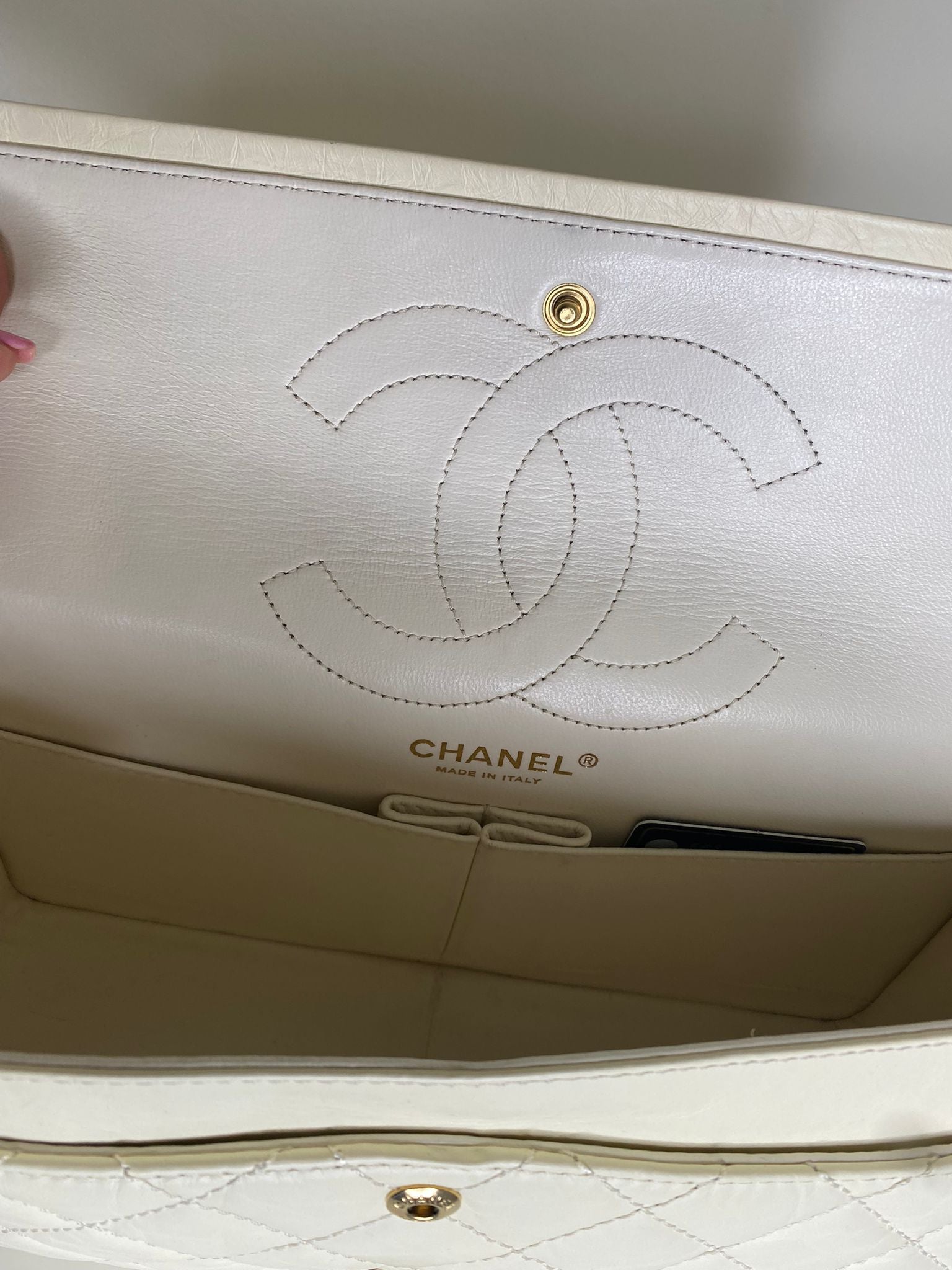 Chanel on sale 2.55 bianca