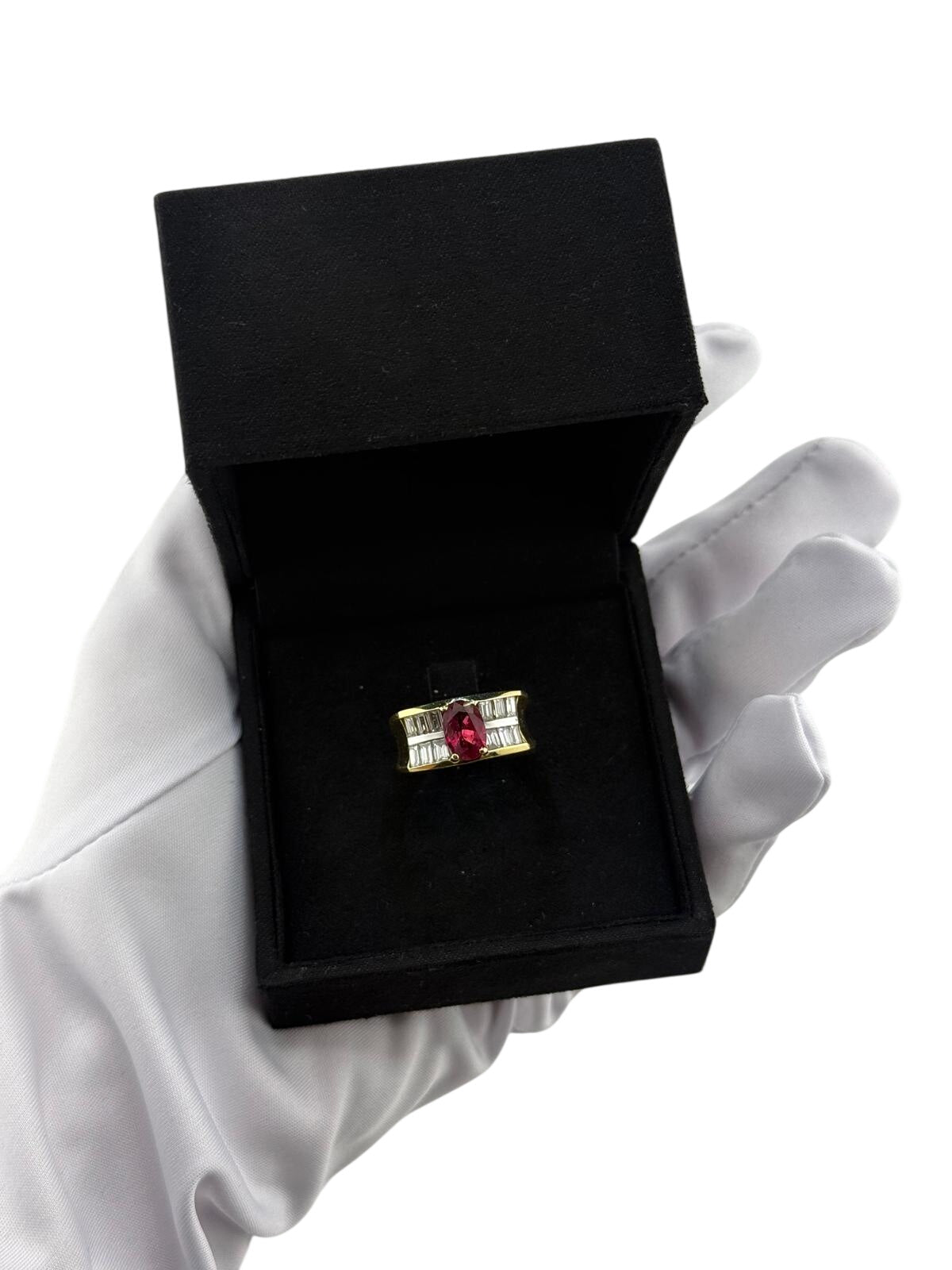 Anello Rubino e diamanti